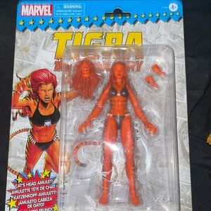 I’m selling a vintage 80s marvel action figured